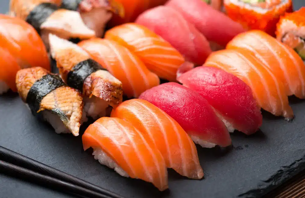 ของกินเล่นขายดีลงทุนน้อย : ซูชิคำละ 5-10 บาท